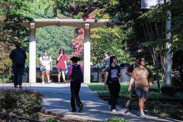 ksu students walking on campus